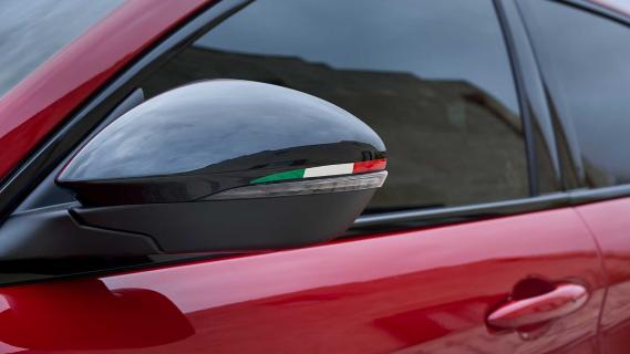 Alfa Romeo Stelvio Tributo Italiano spiegel