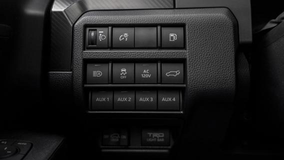 Toyota 4Runner interieur cockpit TRD Knoppen