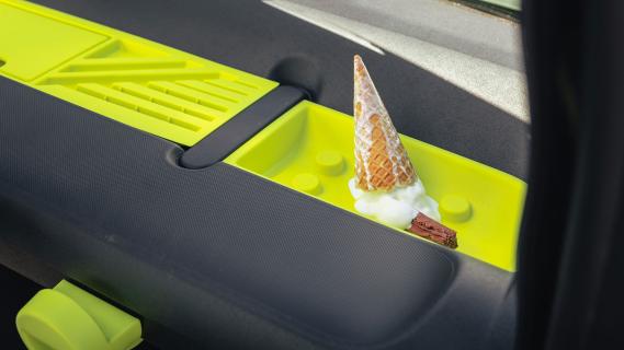 Citroën Ami Buggy (2024) omgevallen ijsje in interieur