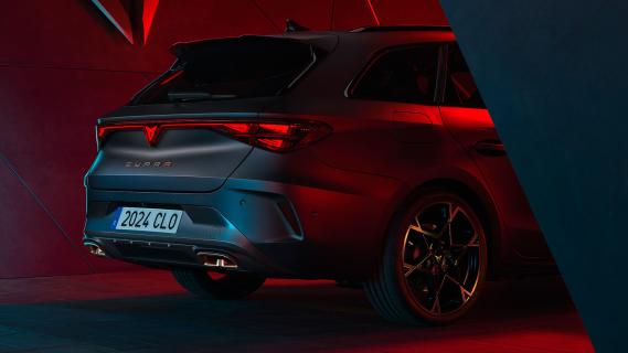 Cupra Leon Sportstourer facelift (2024) schuin achter dichtbij