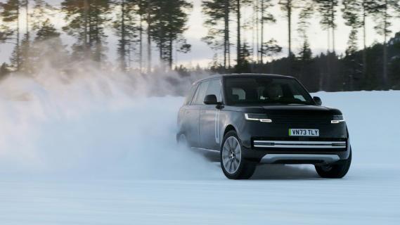 Elektrische Range Rover eerste beelden (2024) driften voorkant