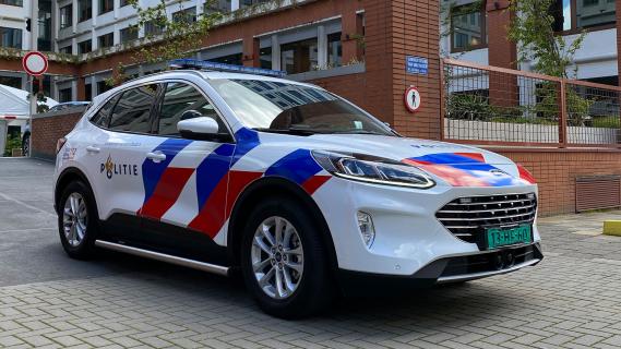 Eerste Ford Kuga van Nederlandse Politie schuin voor prefacelift
