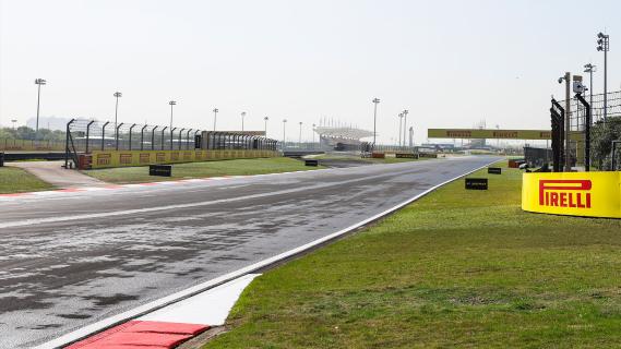 Asfalt F1-circuit China Shanghai International Circuit voor GP van China 2024 recht stuk achter