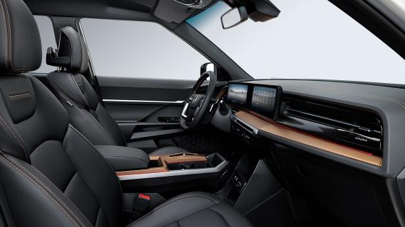 KGM Torres EVX (2024) interieur zijkant