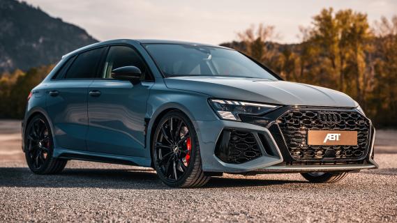 Abt Audi RS 3-S Sportback (2024) schuin voor