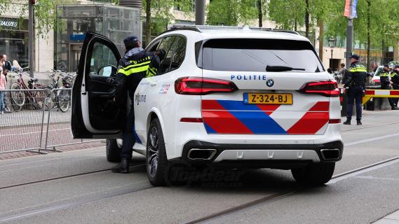Gepantserde BMW X5 Protection van de politie met geweer