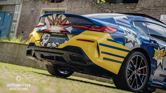 BMW M850i Gran Coupé x Jeff Koons schuinachter achterkant