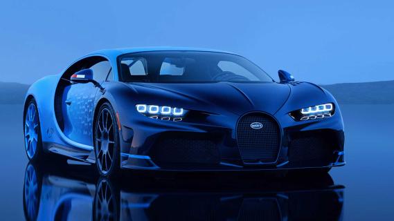 Laatste Bugatti Chiron schuin voor