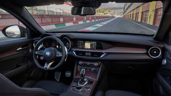 Alfa Romeo Stelvio Quadrifoglio Super Sport interieur