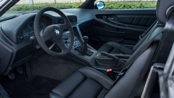 Manhart MH8 interieur