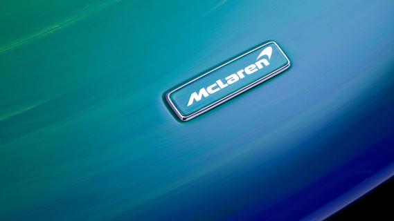 McLaren Senna Monaco GP 2024 Senna-kleurstelling McLaren logo badge