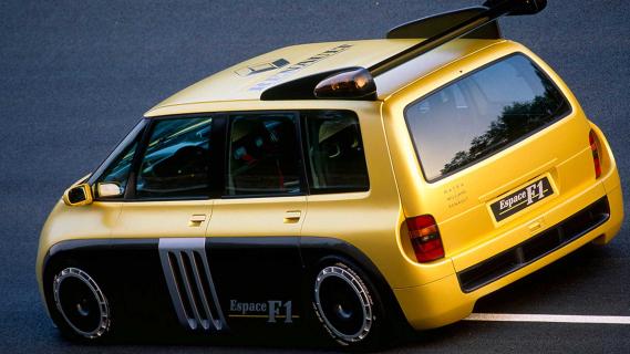Renault Espace F1 Concept rijdend schuin achter