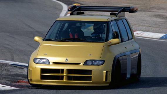Renault Espace F1 Concept rijdend schuin voor