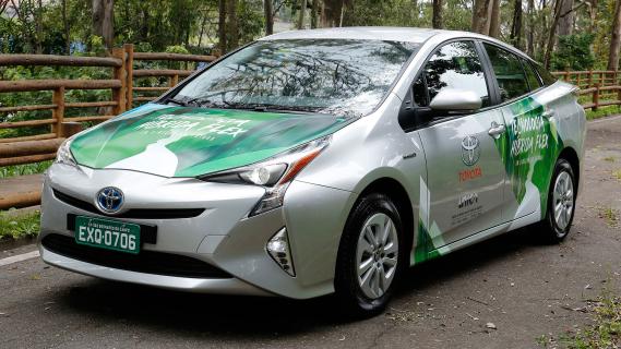 Toyota Prius biobrandstof in Brazilië schuin voor