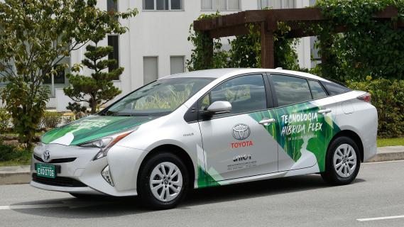Toyota Prius biobrandstof in Brazilië zijkant