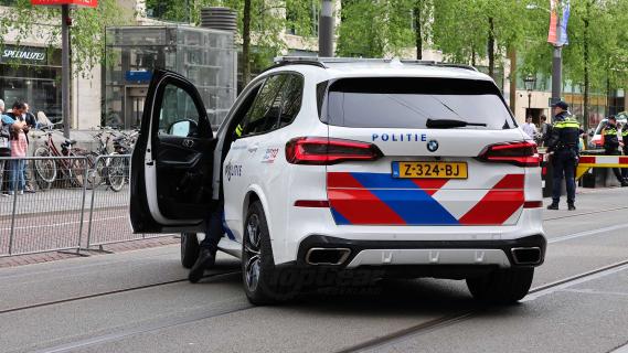 Gepantserde BMW X5 Protection van de politie met geweer