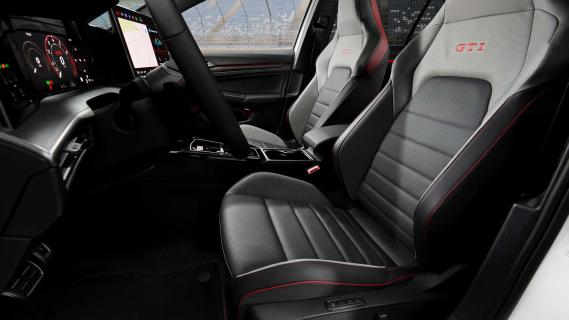 Volkswagen Golf 8.5 GTI Clubsport stuur interieur stoelen