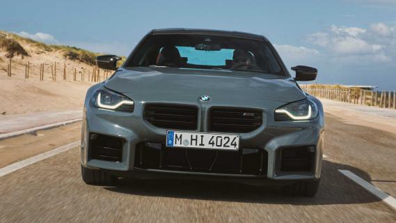 BMW M2 facelift 2024 rijdend voorkant