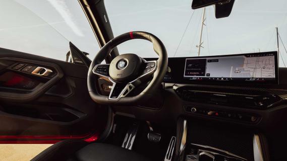 BMW M240i facelift 2024 interieur