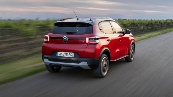 Citroën ë-C3 Max 2024 review: 3/4 achter rijdend