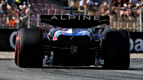 GP van Spanje 2024 Alpine rijdend achterkant