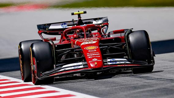GP van Spanje 2024 Sainz rijdend voorkant
