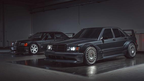 HWA Evo en Mercedes 190E schuin voor