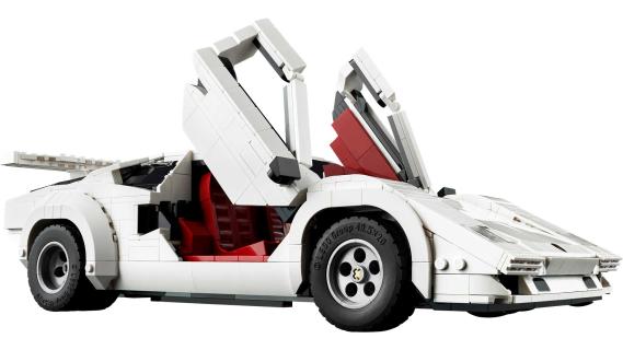 Lamborghini Countach LP5000 Quattro­valvole van Lego schuin voor deuren open