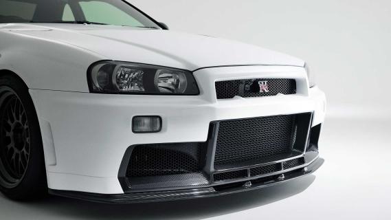 Nissan GT-R Skyline R34 Mine's voorkant schuin