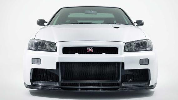 Nissan GT-R Skyline R34 Mine's voorkant