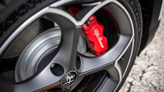 Alfa Romeo Junior Veloce 2024 review: detail remklauw