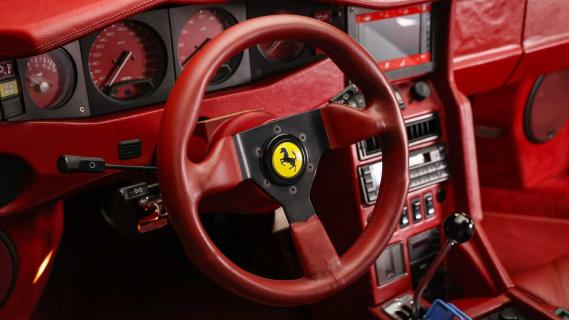 Ferrari Testarossa Koenig Specials interieur stuur zijkant