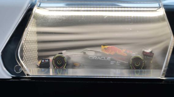 Windtunnel voor schaalmodellen zijkant Red Bull F1-auto