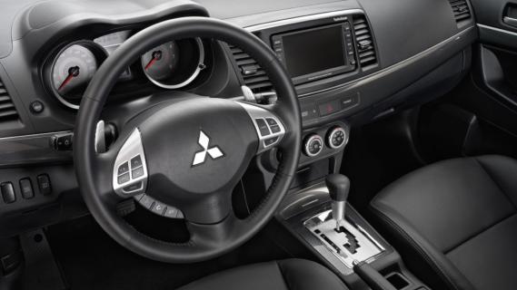 Mitsubishi Lancer Sportback Ralliart interieur