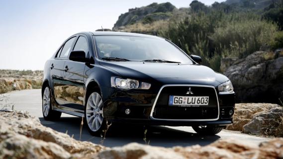 Mitsubishi Lancer Sportback Ralliart zwart voorkant