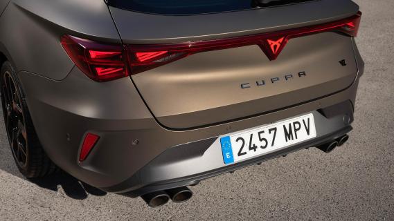 Cupra Leon Sportstourer VZ Performance 2024 review: achterkant achterbumper uitlaten