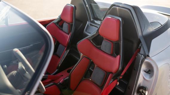 Gunther Werks Speedster deur recaro sportstoelen