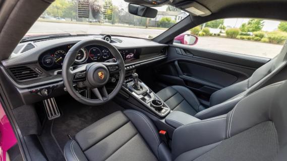 Dashboard Ruby Red 911 GT3 Touring