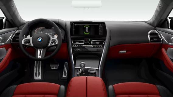 BMW 8-serie rood interieur