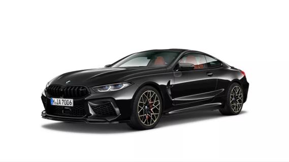 BMW M8 Coupé zwart schuin voor links