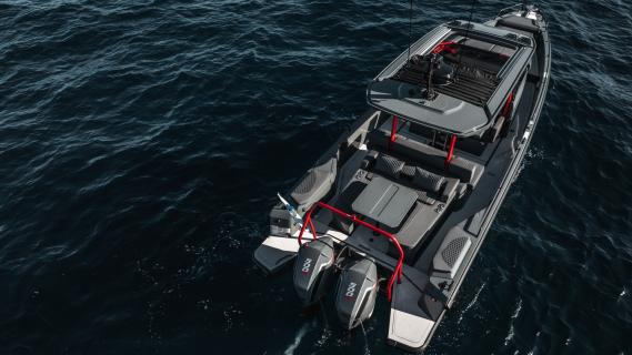 Brabus Shadow 1000 speedboot bovenkant achter in het water