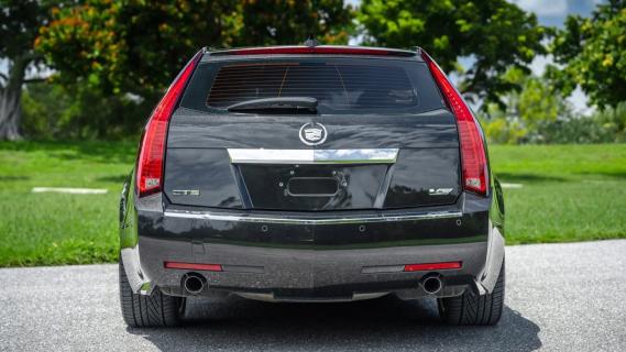 Cadillac CTS-V Wagon Nicholas Cage zwart achterzijde recht