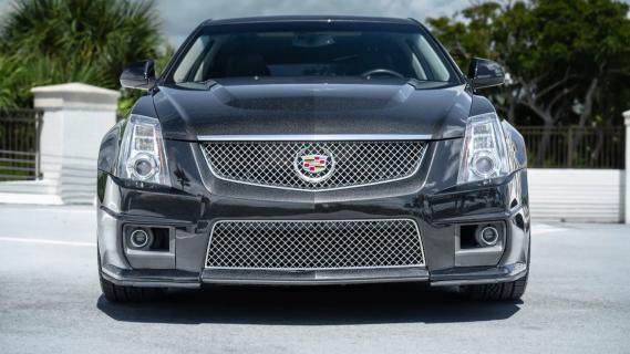 Cadillac CTS-V Wagon Nicholas Cage zwart neus voor