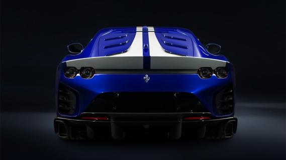 Ferrari 812 Competizione blauw striping achterzijde