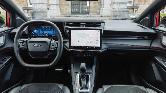 interieur, dashboard en stuur Ford Puma facelift (2024)