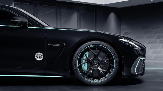 Mercedes-AMG GT Pro Motorsport Collectors Edition (2024) zwart zijkant remmen groen