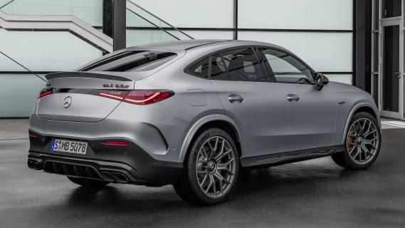 Mercedes GLC 63 grijs zijkant achter