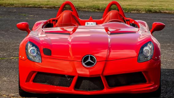 Mercedes SLR Stirling Moss rood Bonhams veiling voorkant