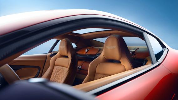 Aston Martin Vanquish (2024) interieur bruin stoelen