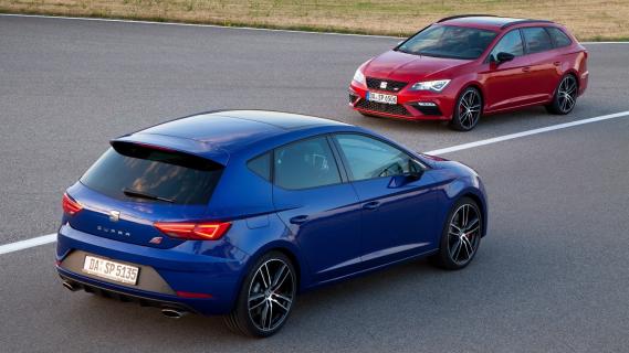 Seat Leon Cupra 300 (5F) facelift st rood en vijfdeurs blauw schuin boven